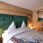 Schweizerhof - A Small Luxury Szálloda 4*