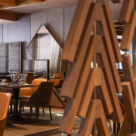 Schweizerhof - A Small Luxury מלון