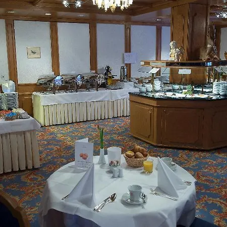 策马特斯奇维泽尔霍夫酒店 4* 采尔马特