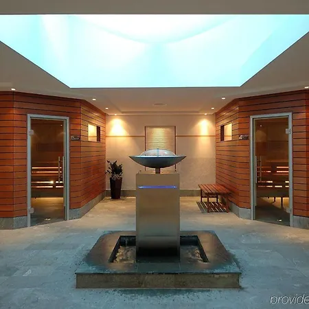 מלון Schweizerhof - A Small Luxury