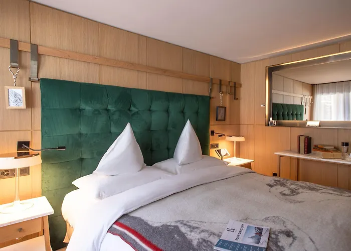 Schweizerhof - A Small Luxury 酒店 4*