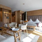 Schweizerhof - A Small Luxury زيرمات